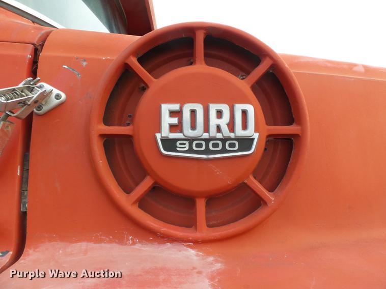 image for item DB7184 1978 Ford F9000 dry spreader applicator truck