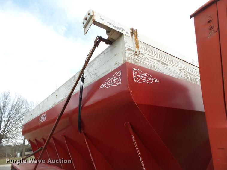 image for item DB7184 1978 Ford F9000 dry spreader applicator truck