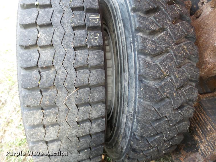 image for item DB7184 1978 Ford F9000 dry spreader applicator truck