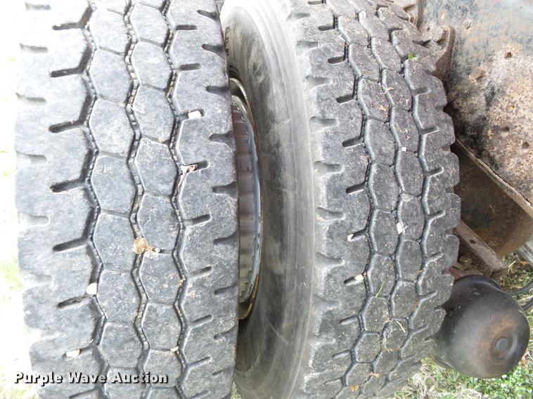 image for item DB7184 1978 Ford F9000 dry spreader applicator truck