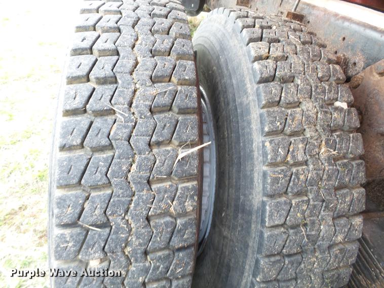 image for item DB7184 1978 Ford F9000 dry spreader applicator truck