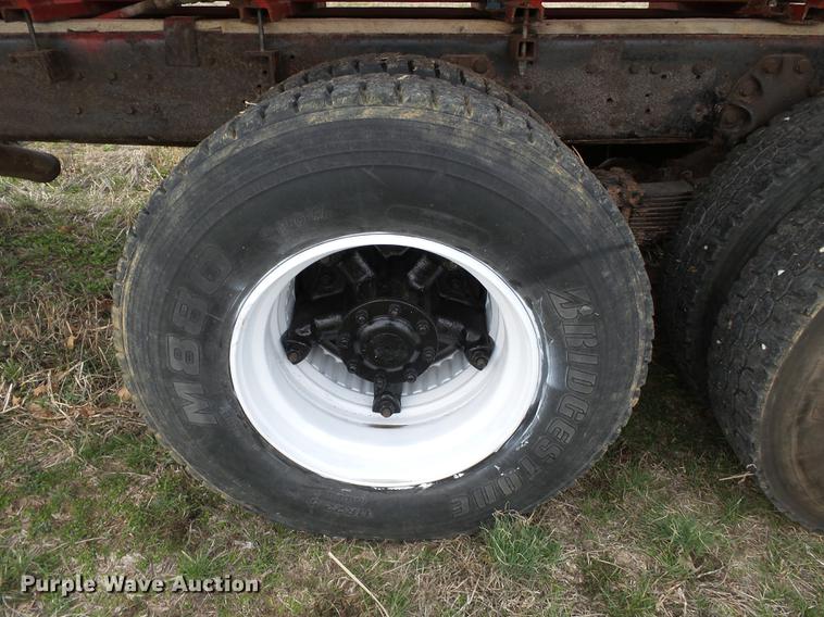 image for item DB7184 1978 Ford F9000 dry spreader applicator truck