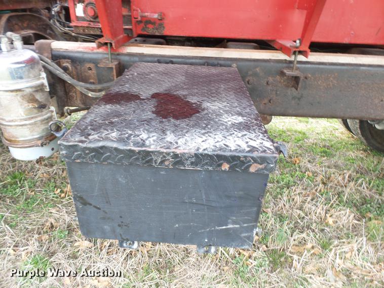 image for item DB7184 1978 Ford F9000 dry spreader applicator truck