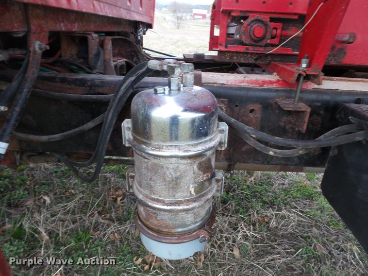 image for item DB7184 1978 Ford F9000 dry spreader applicator truck