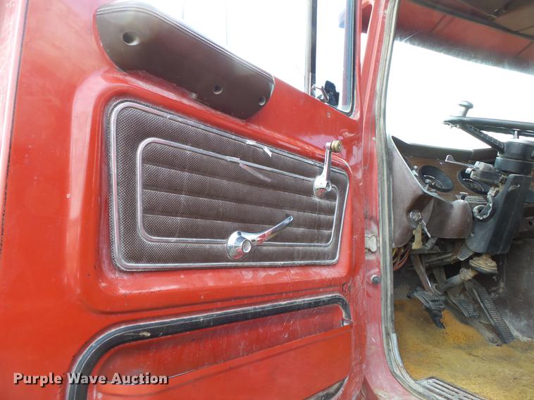 image for item DB7184 1978 Ford F9000 dry spreader applicator truck