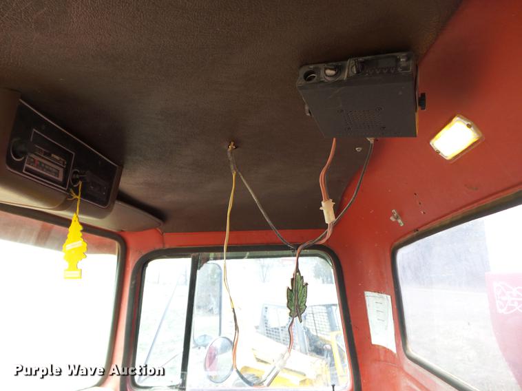 image for item DB7184 1978 Ford F9000 dry spreader applicator truck