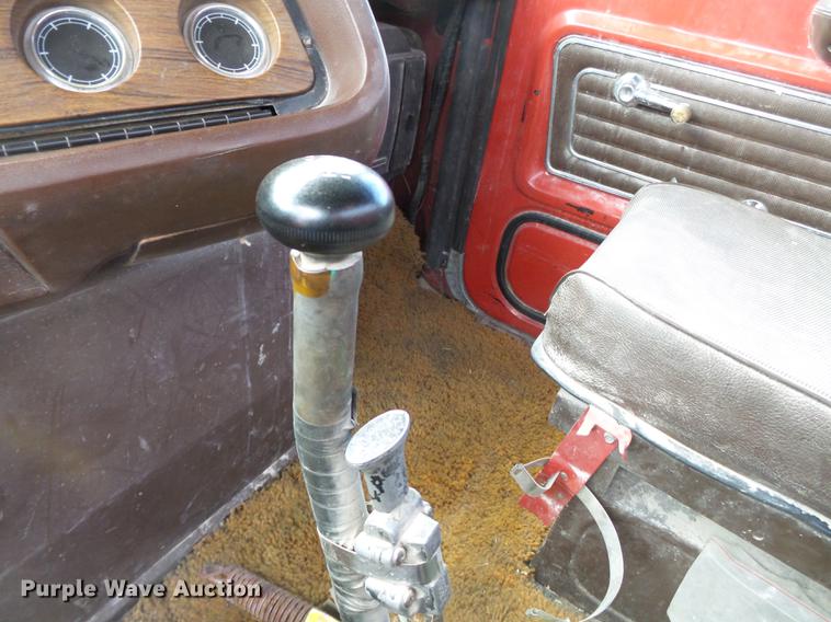 image for item DB7184 1978 Ford F9000 dry spreader applicator truck