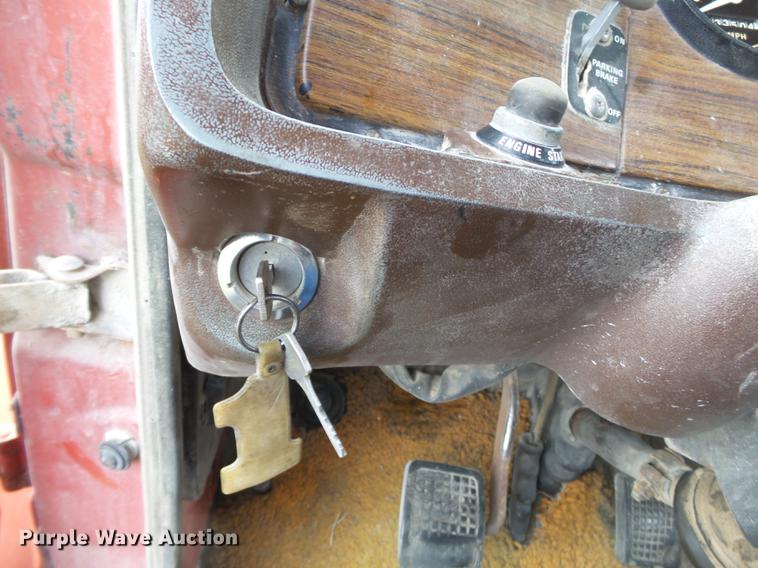 image for item DB7184 1978 Ford F9000 dry spreader applicator truck