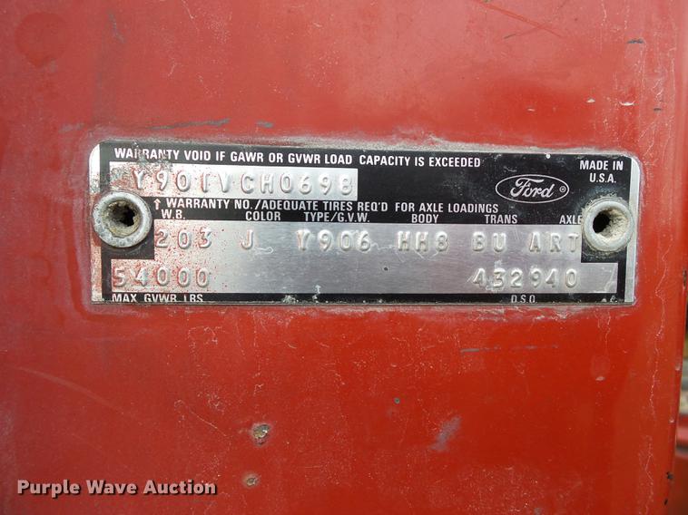 image for item DB7184 1978 Ford F9000 dry spreader applicator truck