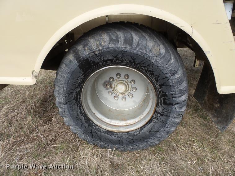 image for item DB7185 Tyler 4300 dry spreader applicator