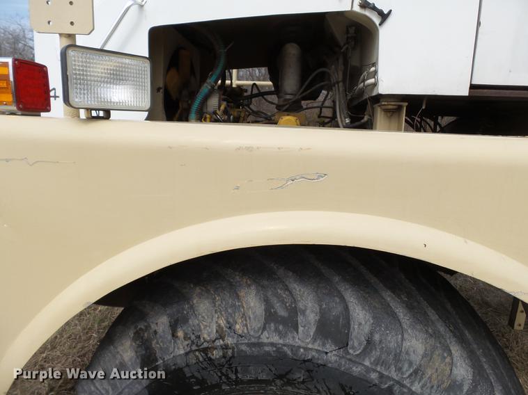 image for item DB7185 Tyler 4300 dry spreader applicator