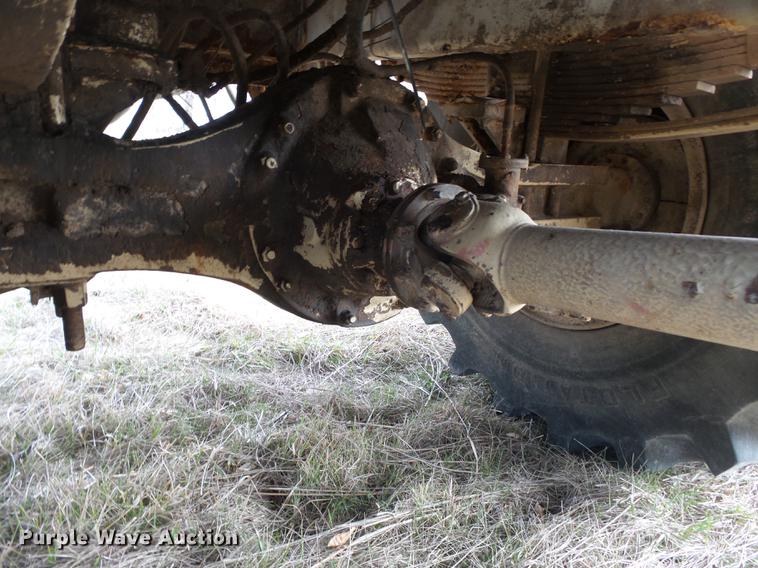 image for item DB7185 Tyler 4300 dry spreader applicator