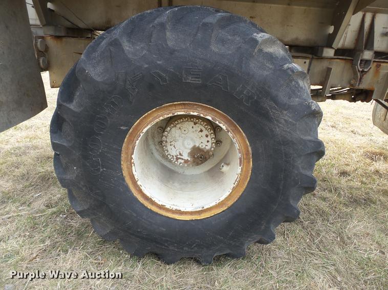 image for item DB7185 Tyler 4300 dry spreader applicator