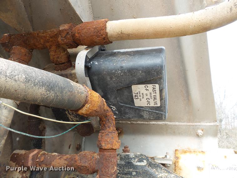 image for item DB7185 Tyler 4300 dry spreader applicator