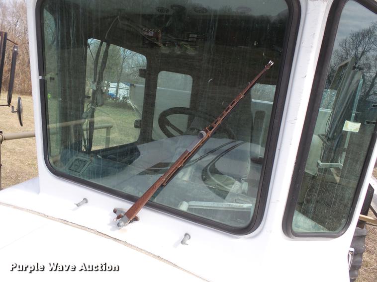 image for item DB7185 Tyler 4300 dry spreader applicator