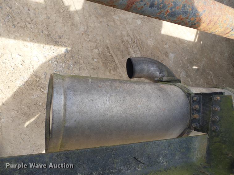 image for item DB7186 1987 International S1700 truck cab and chassis