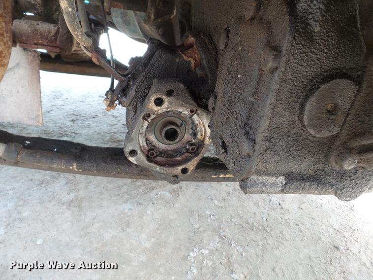 image for item DB7186 1987 International S1700 truck cab and chassis