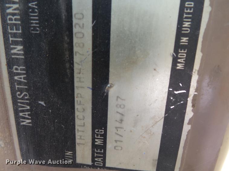 image for item DB7186 1987 International S1700 truck cab and chassis