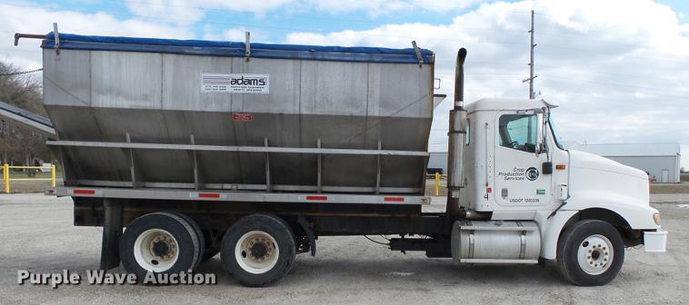 image for item DB7187 2005 International 9200i fertilizer tender truck