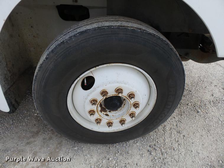 image for item DB7187 2005 International 9200i fertilizer tender truck