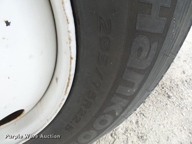 image for item DB7187 2005 International 9200i fertilizer tender truck