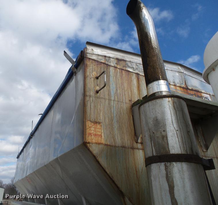 image for item DB7187 2005 International 9200i fertilizer tender truck