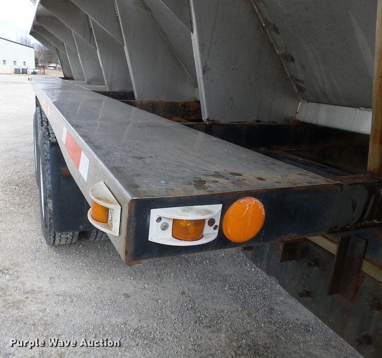 image for item DB7187 2005 International 9200i fertilizer tender truck