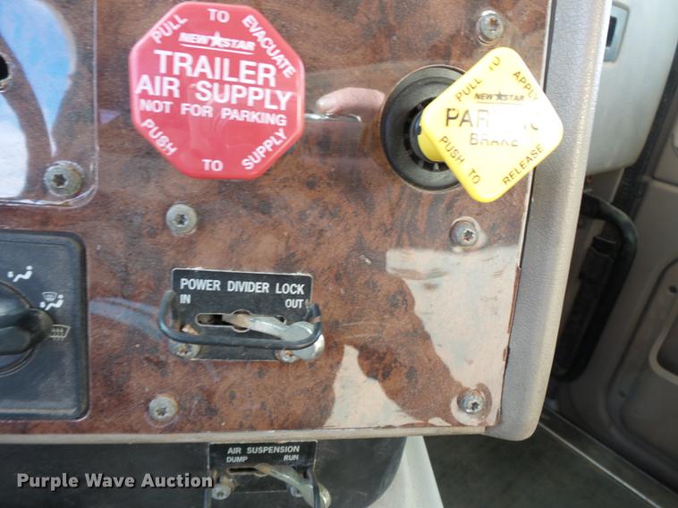 image for item DB7187 2005 International 9200i fertilizer tender truck