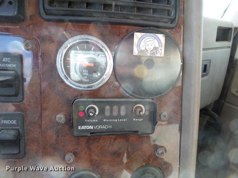 image for item DB7187 2005 International 9200i fertilizer tender truck