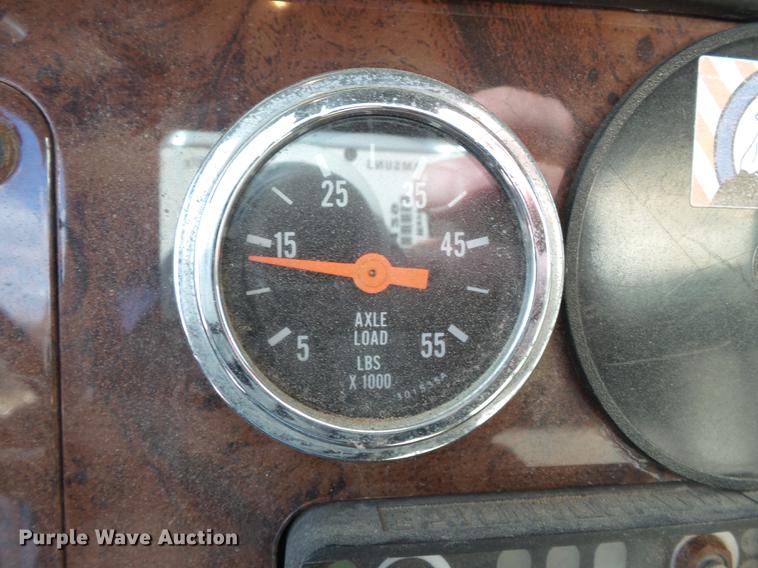 image for item DB7187 2005 International 9200i fertilizer tender truck