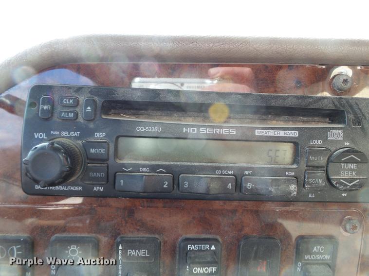 image for item DB7187 2005 International 9200i fertilizer tender truck