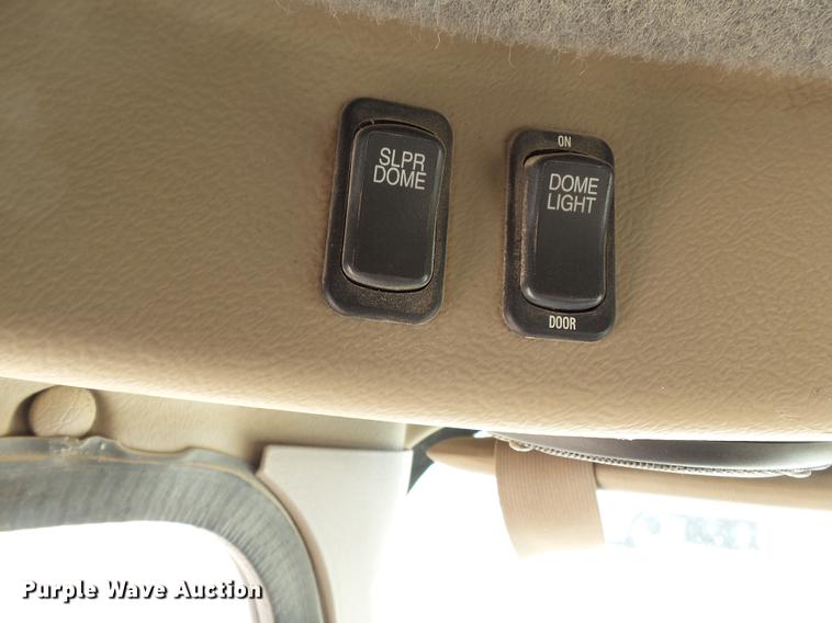 image for item DB7187 2005 International 9200i fertilizer tender truck