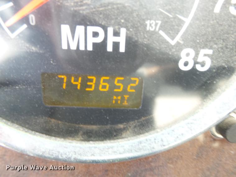 image for item DB7187 2005 International 9200i fertilizer tender truck