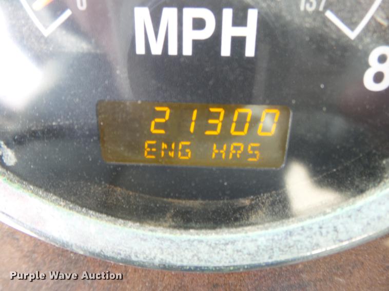 image for item DB7187 2005 International 9200i fertilizer tender truck