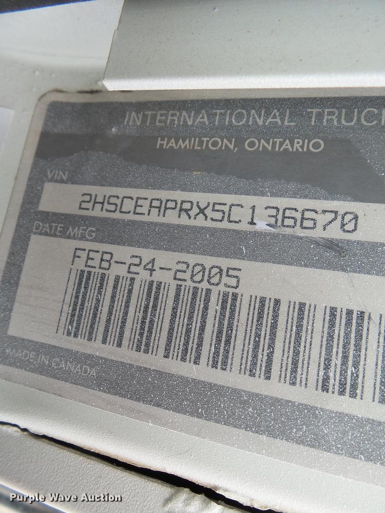 image for item DB7187 2005 International 9200i fertilizer tender truck