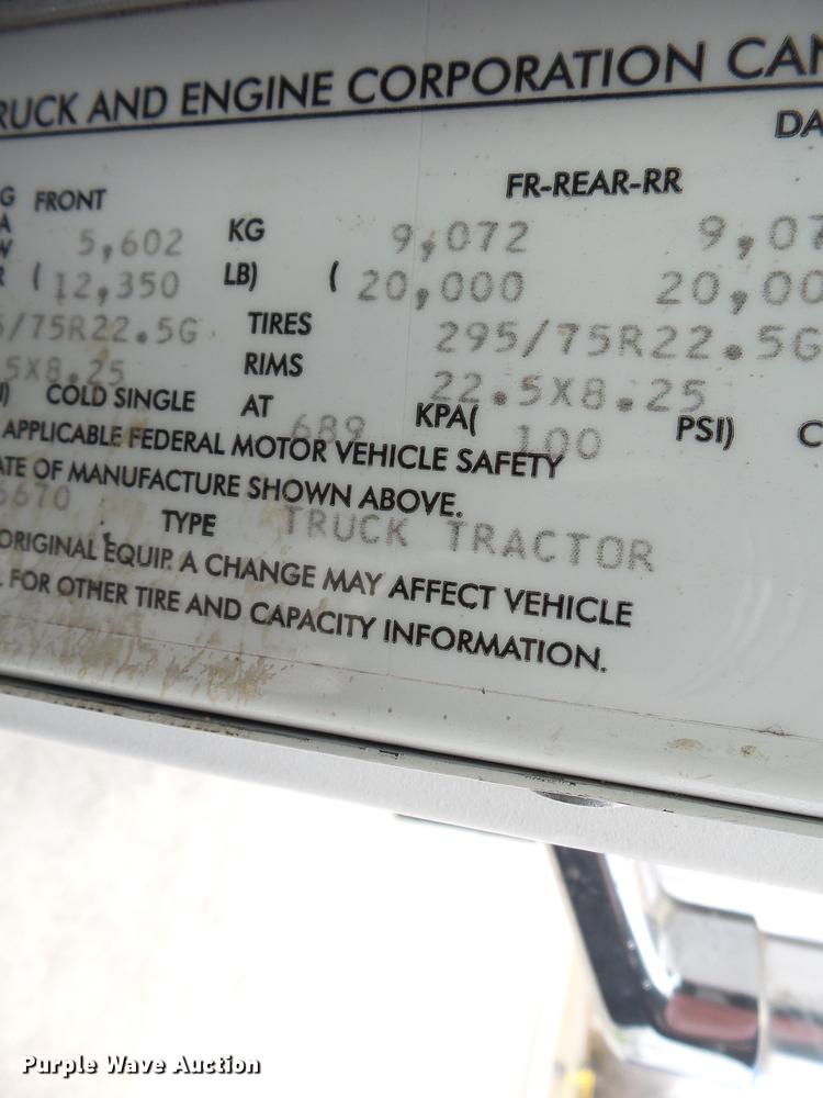 image for item DB7187 2005 International 9200i fertilizer tender truck