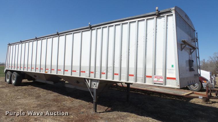 image for item DC0688 2014 Cornhusker 800ALSR double hopper bottom grain trailer