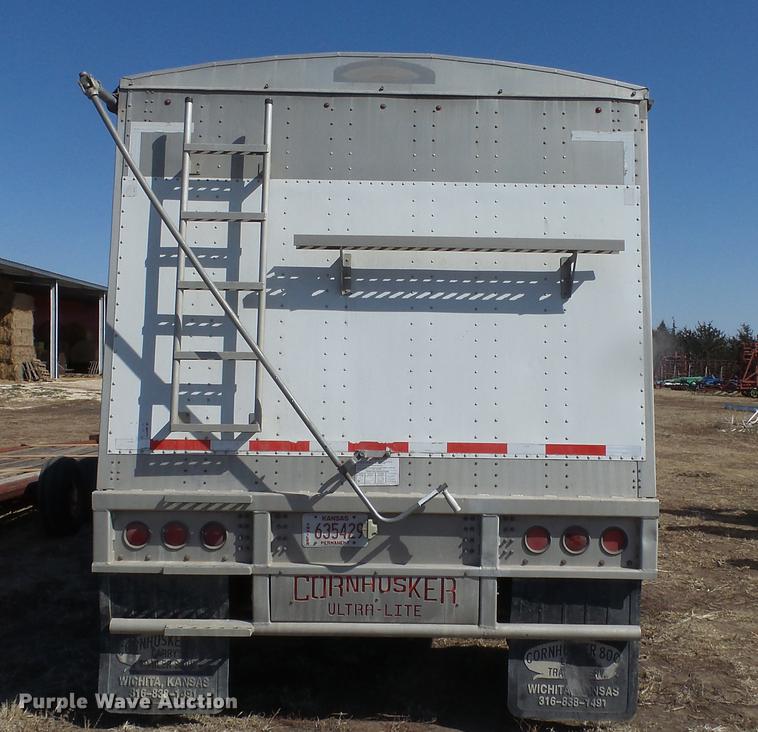 image for item DC0688 2014 Cornhusker 800ALSR double hopper bottom grain trailer