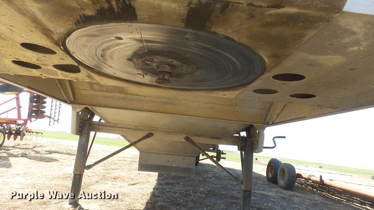 image for item DC0688 2014 Cornhusker 800ALSR double hopper bottom grain trailer