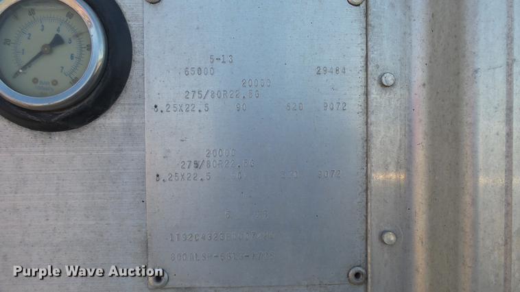 image for item DC0688 2014 Cornhusker 800ALSR double hopper bottom grain trailer