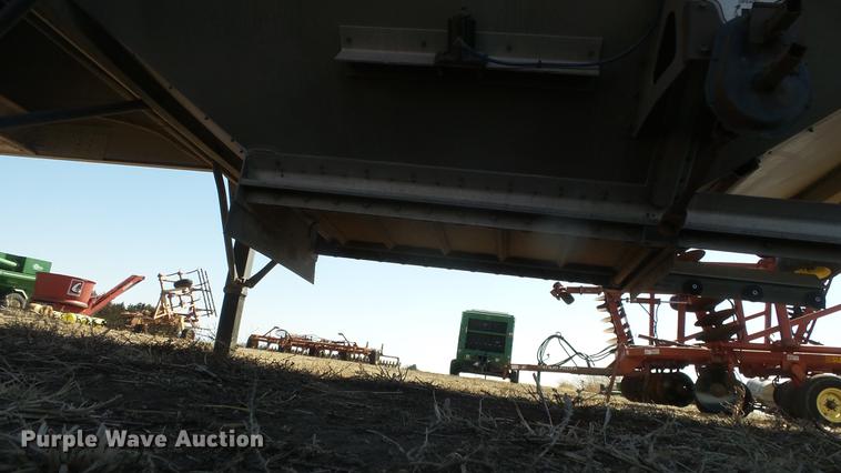 image for item DC0688 2014 Cornhusker 800ALSR double hopper bottom grain trailer