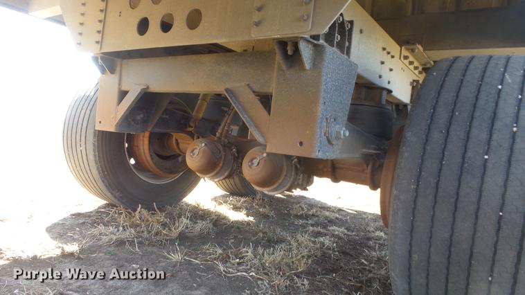 image for item DC0688 2014 Cornhusker 800ALSR double hopper bottom grain trailer