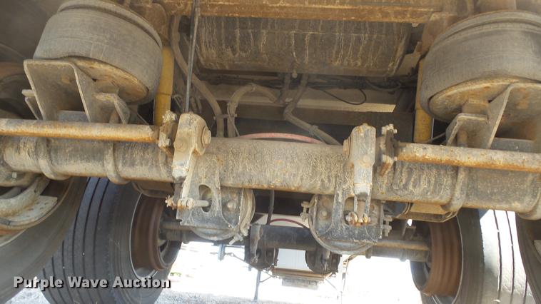 image for item DC0688 2014 Cornhusker 800ALSR double hopper bottom grain trailer