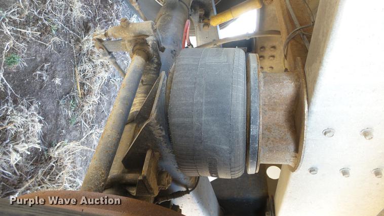 image for item DC0688 2014 Cornhusker 800ALSR double hopper bottom grain trailer