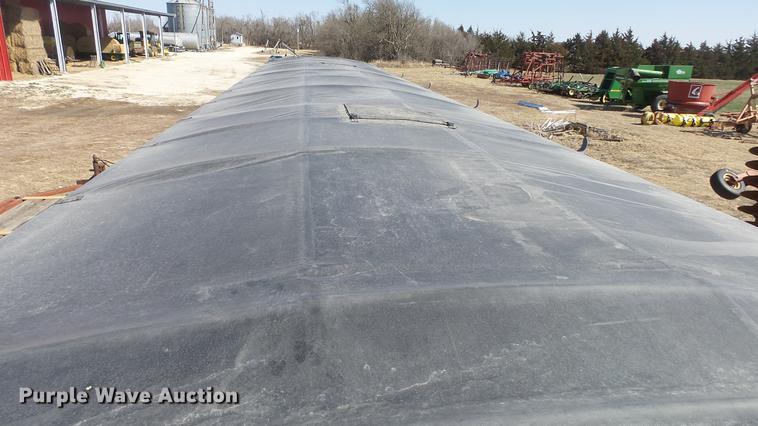 image for item DC0688 2014 Cornhusker 800ALSR double hopper bottom grain trailer