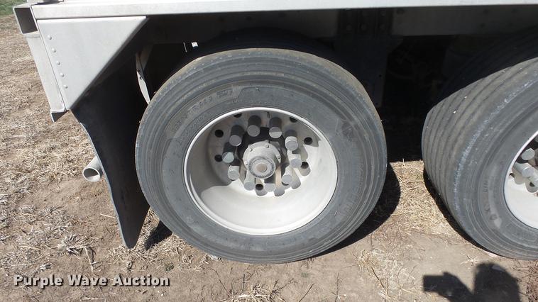 image for item DC0688 2014 Cornhusker 800ALSR double hopper bottom grain trailer