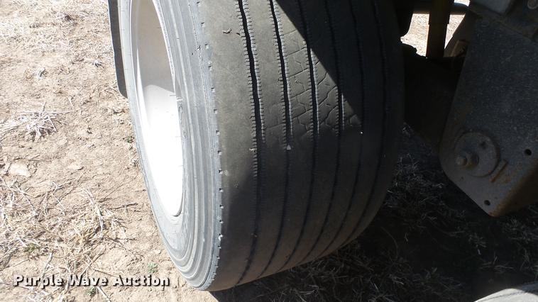 image for item DC0688 2014 Cornhusker 800ALSR double hopper bottom grain trailer