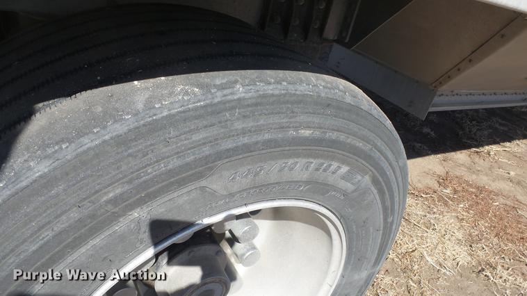 image for item DC0688 2014 Cornhusker 800ALSR double hopper bottom grain trailer