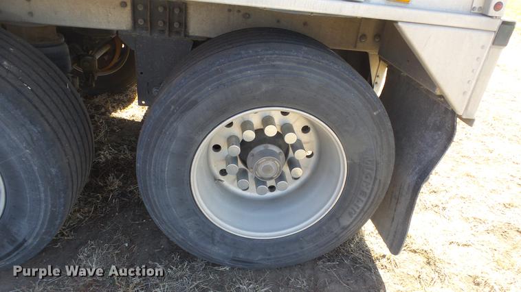 image for item DC0688 2014 Cornhusker 800ALSR double hopper bottom grain trailer