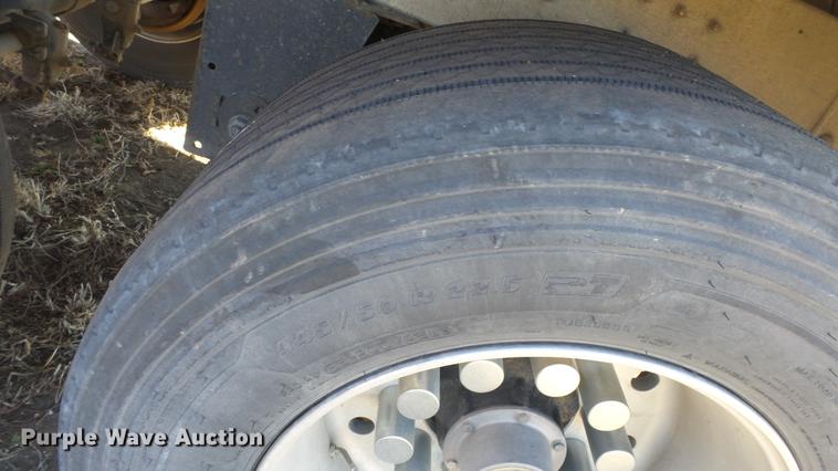 image for item DC0688 2014 Cornhusker 800ALSR double hopper bottom grain trailer